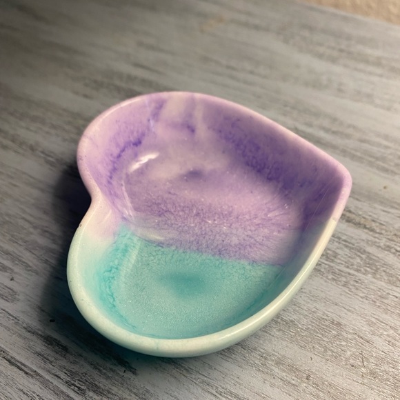 Tiedye Heart Dish - Teal Purple and White Jewelry or Trinket Tray - Handmade - Picture 6 of 11